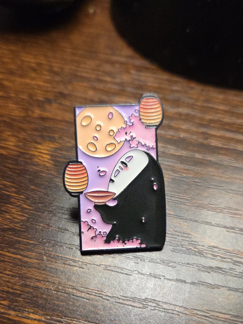 No-Face Themed Enamel Phone Pin - Black & Purple